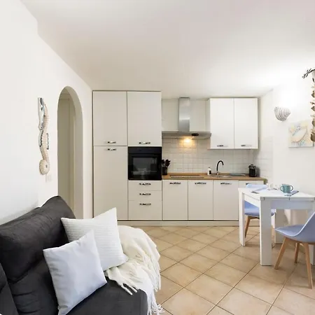 Appartamento Murta Maria - Pool, Veranda & Parking